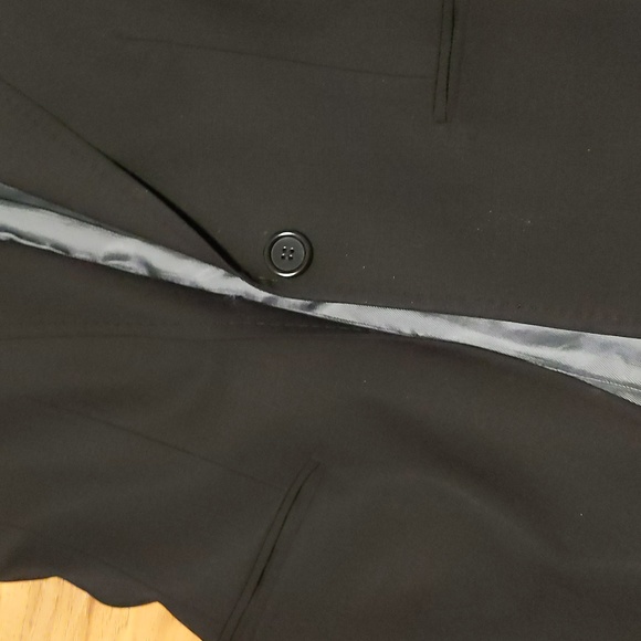 BCBGMaxAzria Blazer with Puff Sleeve - Picture 3 of 6